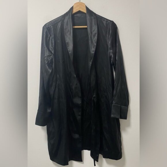 Blissy 100% Mulberry Silk Robe Black — One Size (32-Momme, Grade 6A) - Picture 4 of 10